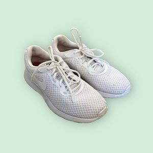 Women’s Size 9 Nike Tanjun 812655-110 White Running Shoes Sneakers